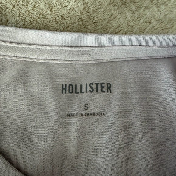 Hollister Women's Light Pink Crewneck Short Sleeve Tee - Picture 3 of 3
